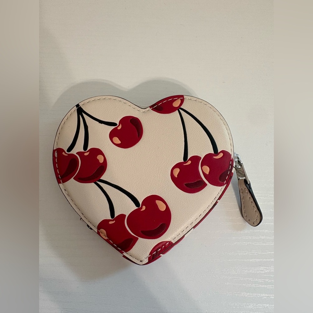 Coach Heart Coin Case Cherry Print Design - Picture 2 of 6